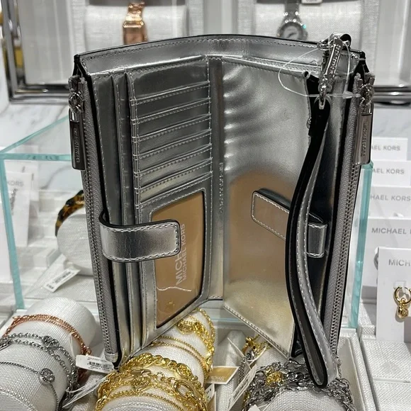 Michael Kors JST Lg Embellished Signature Logo Wristlet Wallet Phone Patches NWT - Picture 8 of 16